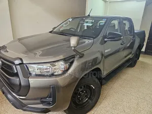 Toyota Hilux 2020 Gold
