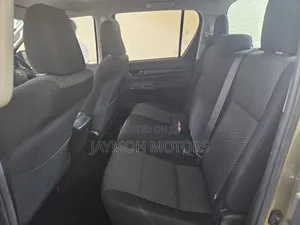 Toyota Hilux 2020 Gold