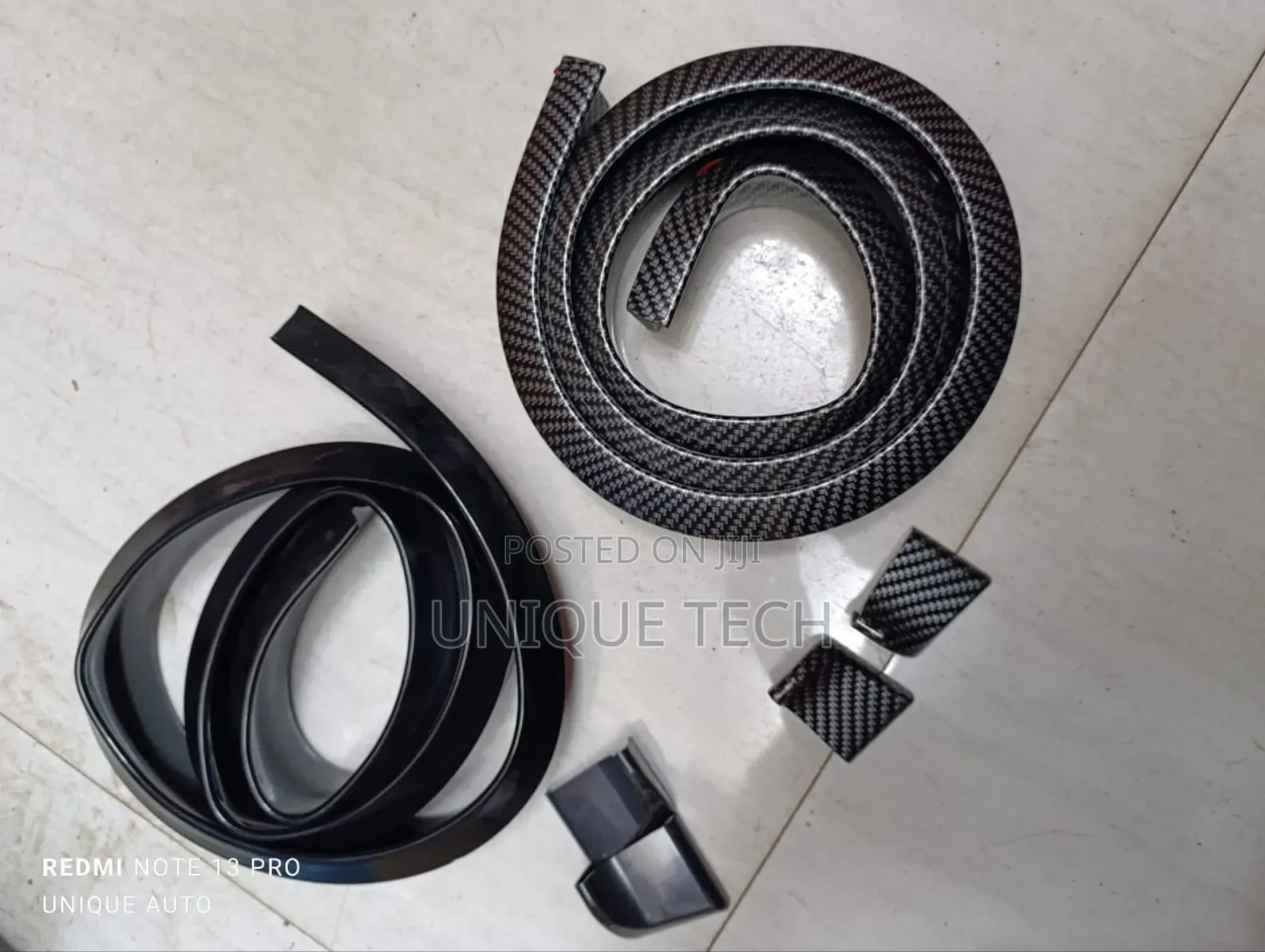 Universal Car Lip Spoiler – Black Rubber/Carbon Fibre