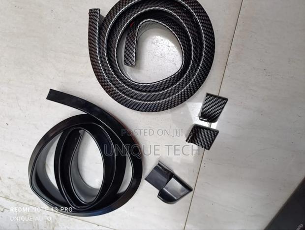 Universal Fit Carbon Fiber/Black Plain Rubber Spoiler