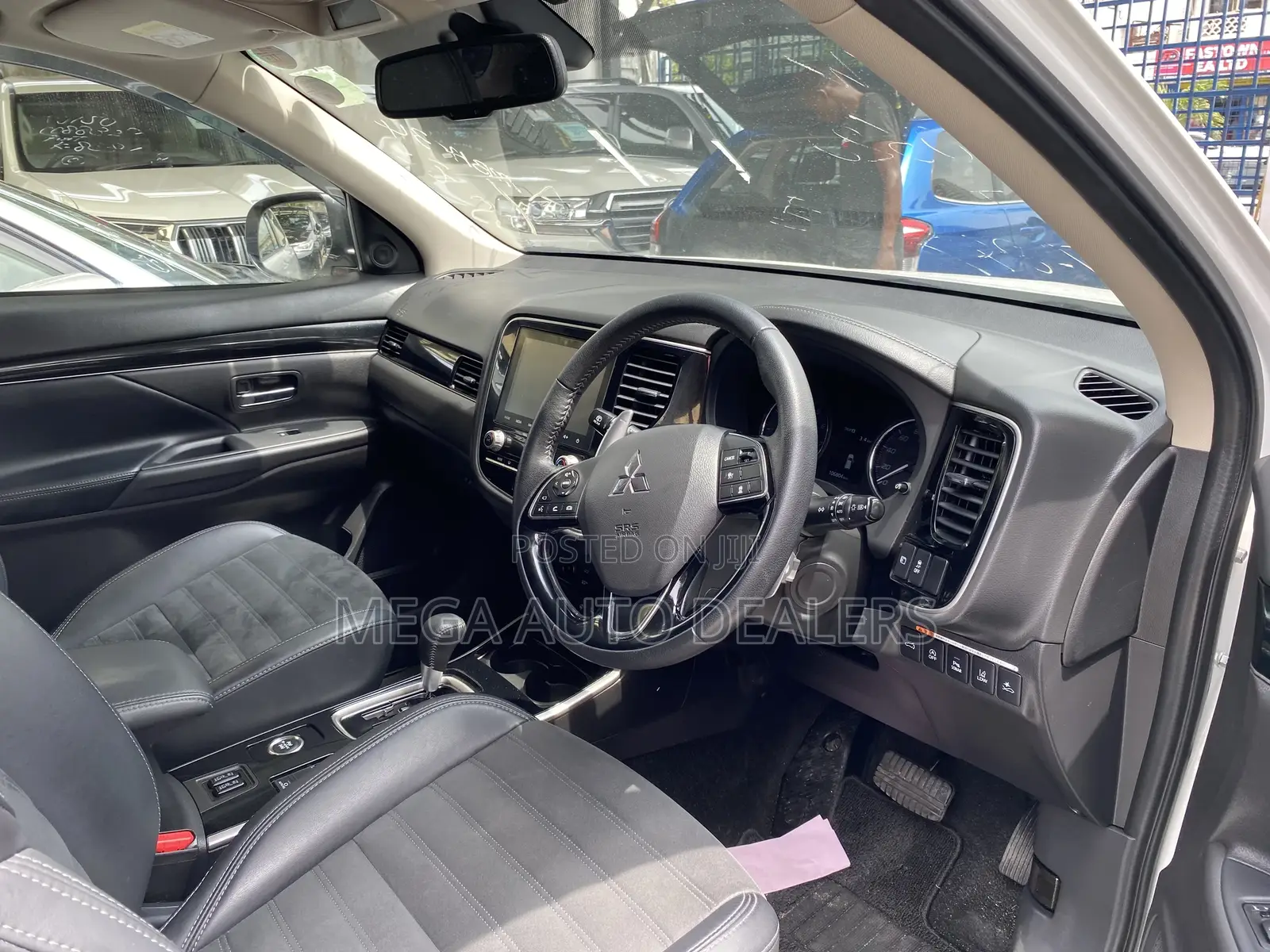 Mitsubishi Outlander 2018 White