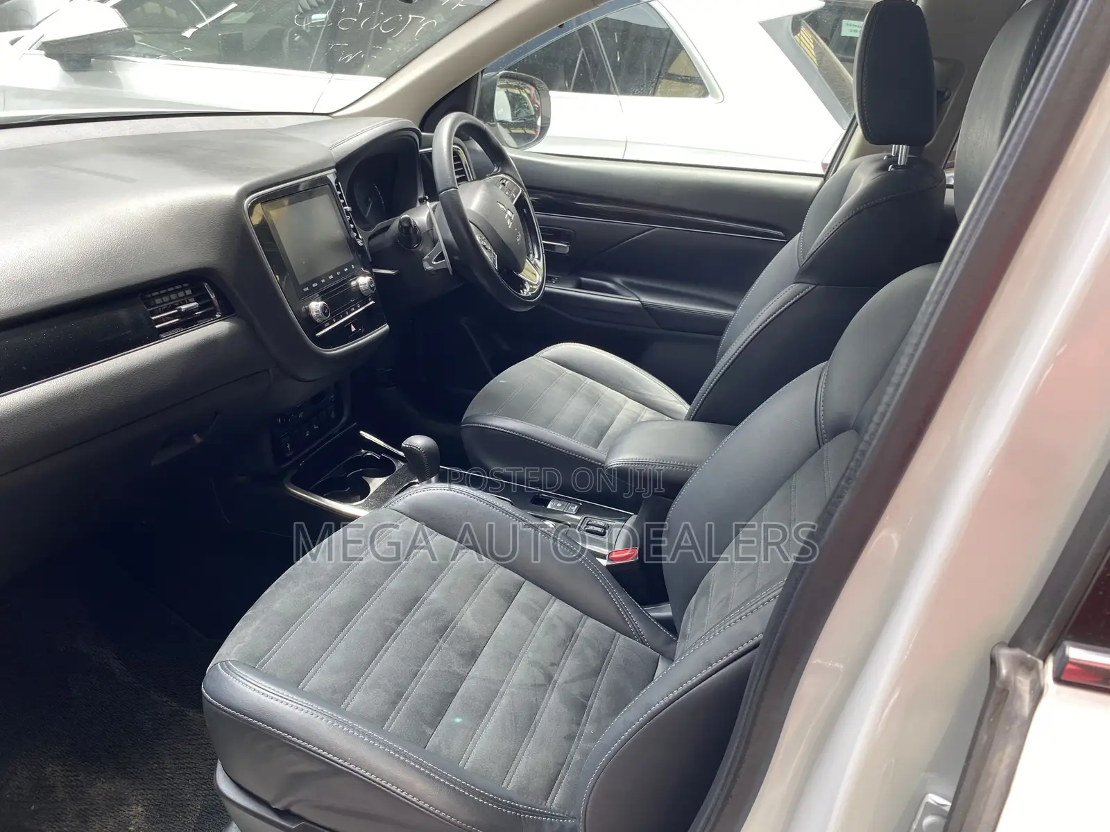 Mitsubishi Outlander 2018 White