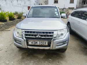 Mitsubishi Pajero 2016 Silver