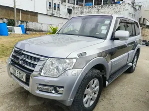 Mitsubishi Pajero 2016 Silver