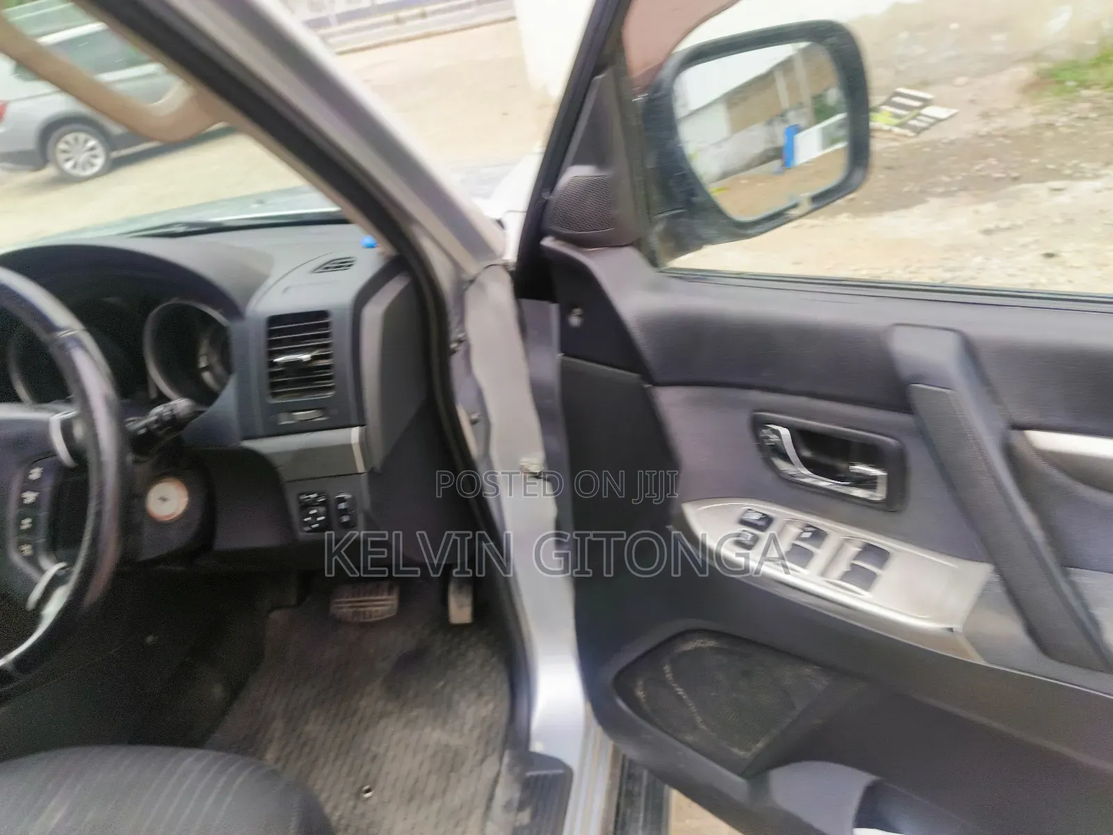 Mitsubishi Pajero 2016 Silver