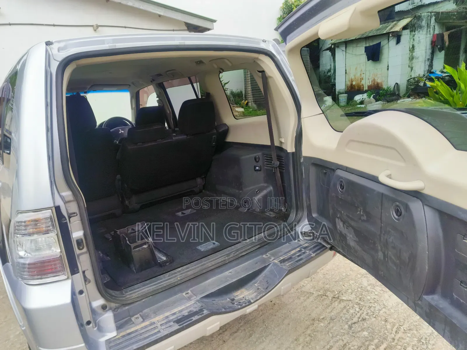 Mitsubishi Pajero 2016 Silver