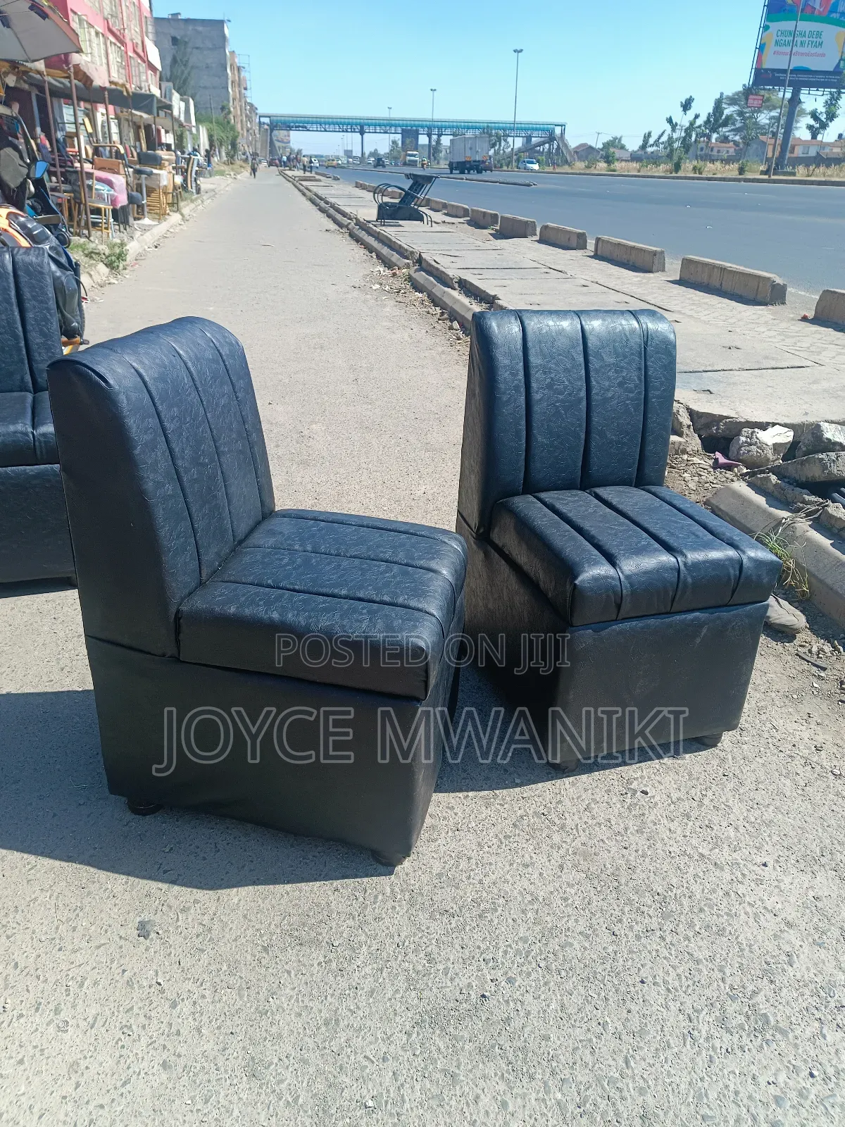 Single Seater Black Restaurant Couches or Waiting Seats