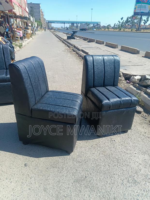 Single Seater Black Restaurant Couches or Waiting Seats