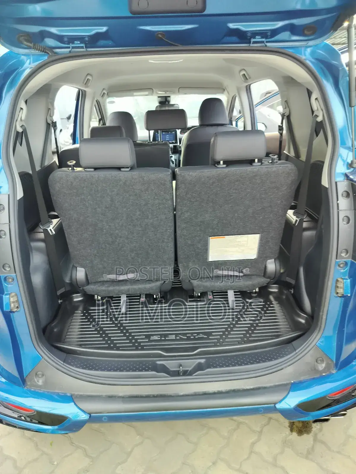 Toyota Sienta 1.5 FWD 2019 Blue