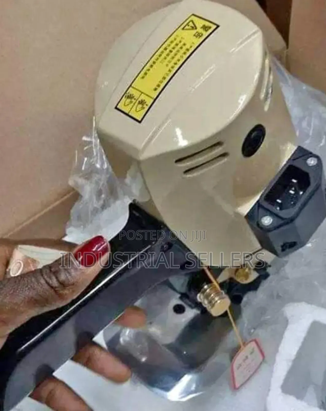 High Quality Cloth Cutting Machine