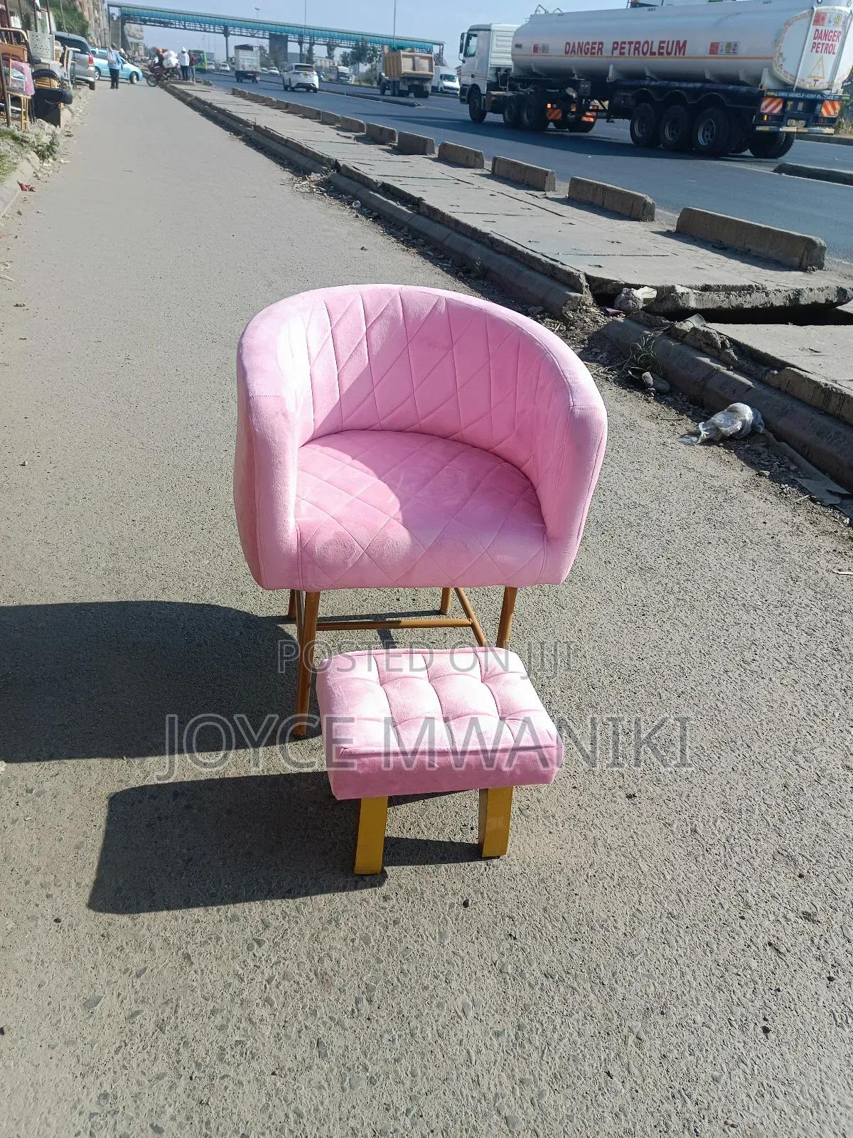 Pedicure Seat and a Pouf, Baby Pink 
