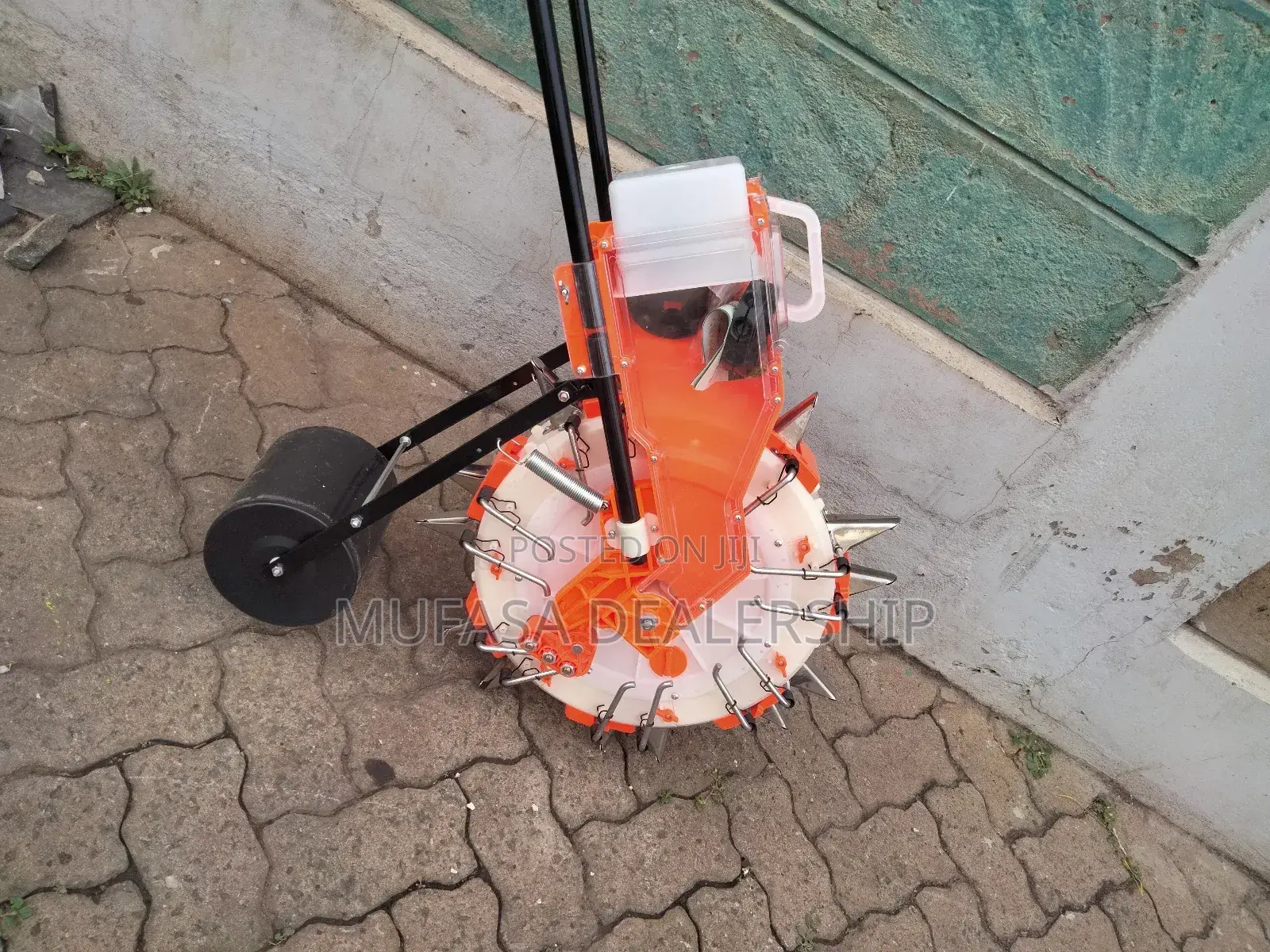 Fertilizer/Seeds Seeder Machine