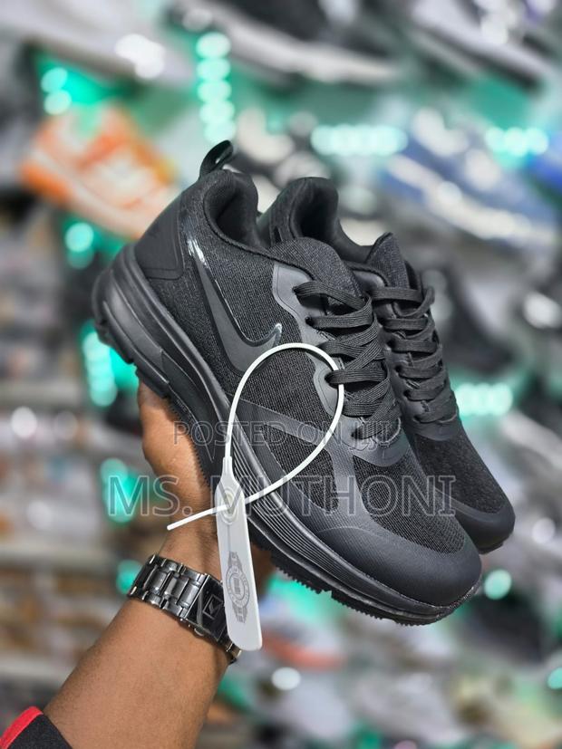 Nike Zoom Air All Black Sizes. 40-45