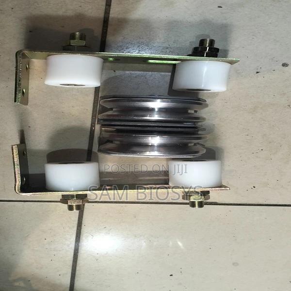 Imported Heavy Duty Steel Sliding Gate Wheel With Guiders