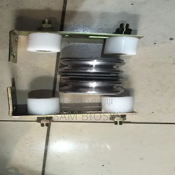 Imported Heavy Duty Steel Sliding Gate Wheel With Guiders
