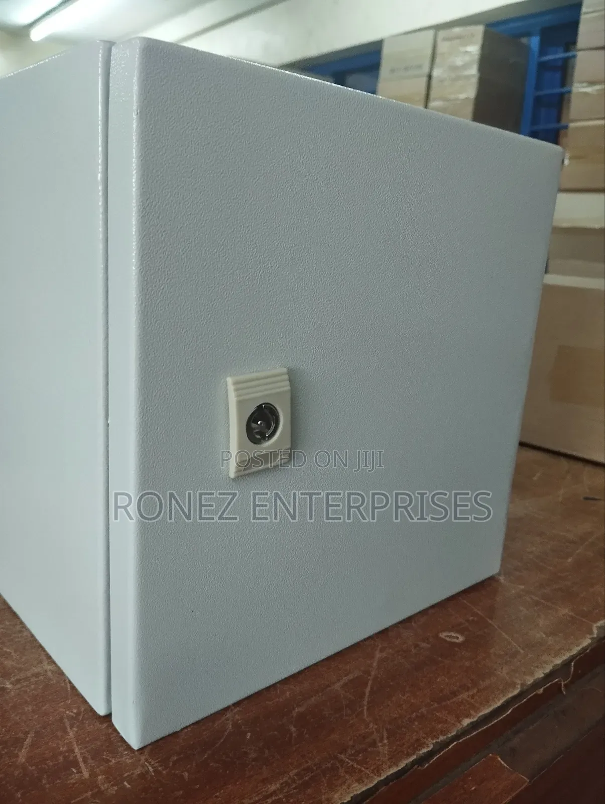 Enclosure Powered Coated 250by250by 150