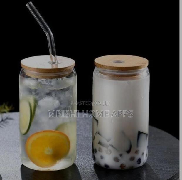 Glass Cup With Bamboo Lid and a Straw - thumbnail 2