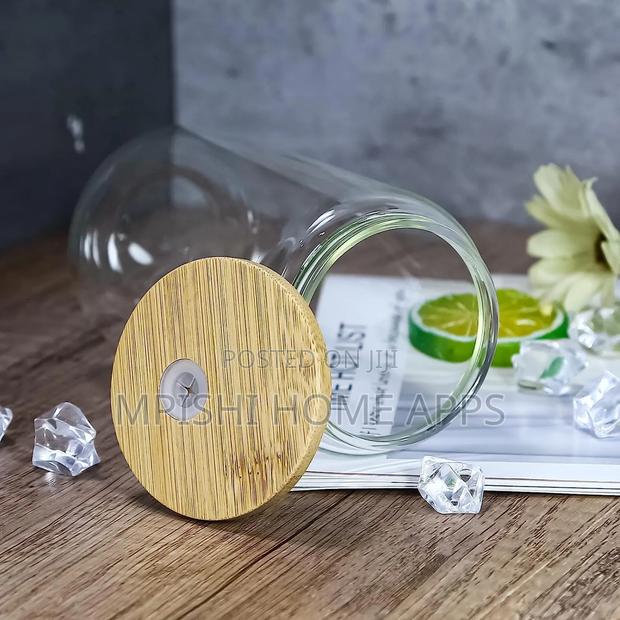 Glass Cup With Bamboo Lid and a Straw - thumbnail 9