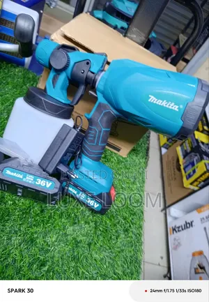 Cordless Makita Spray Gun
