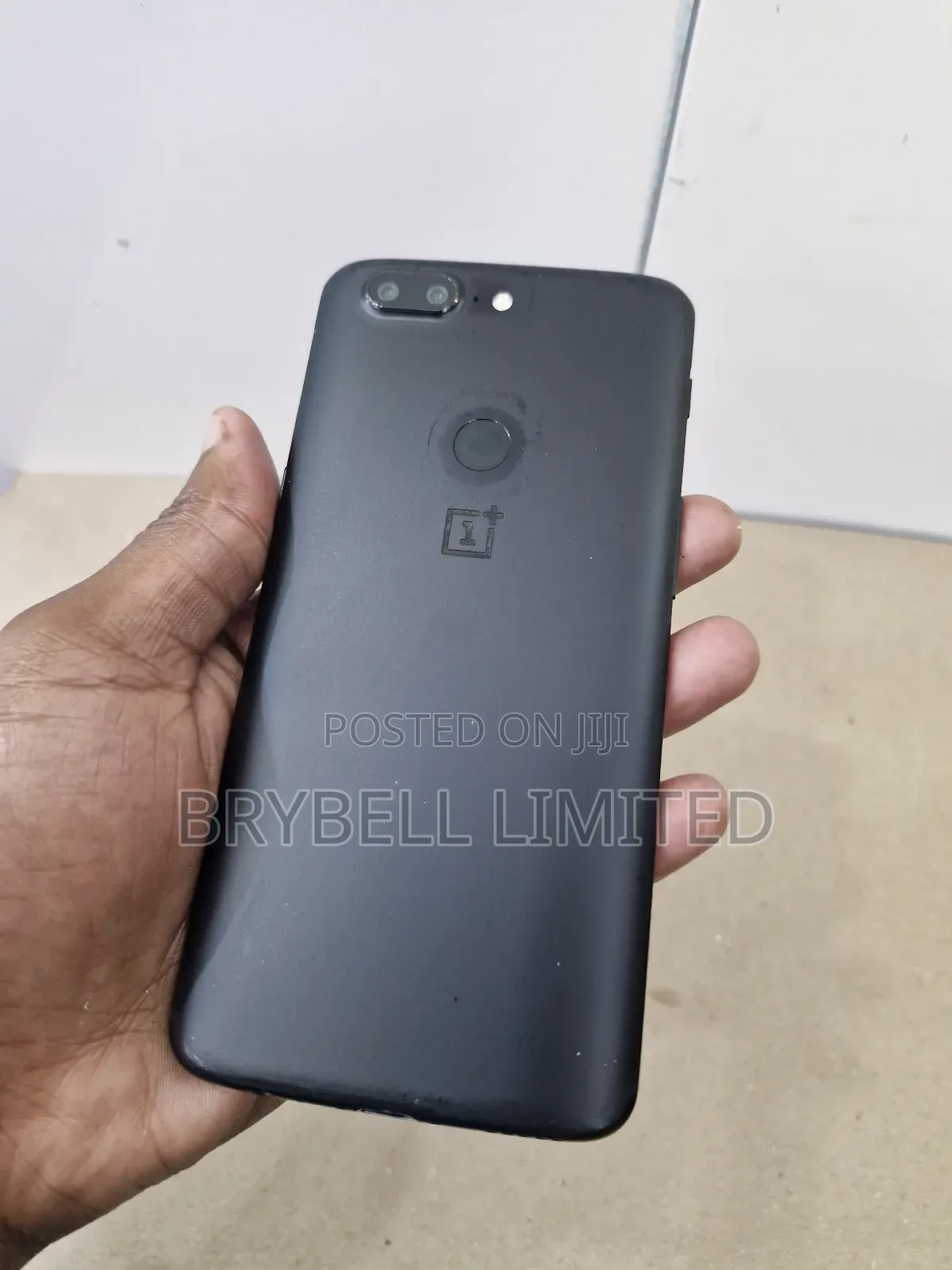 OnePlus 5T 64 GB Black