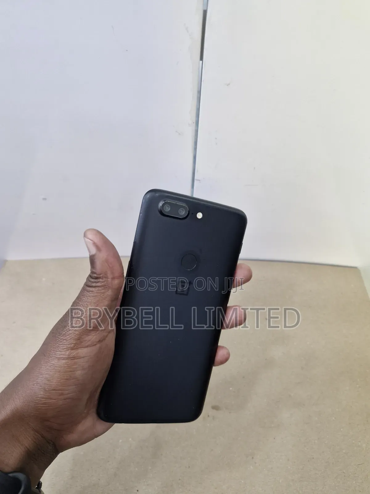 OnePlus 5T 64 GB Black