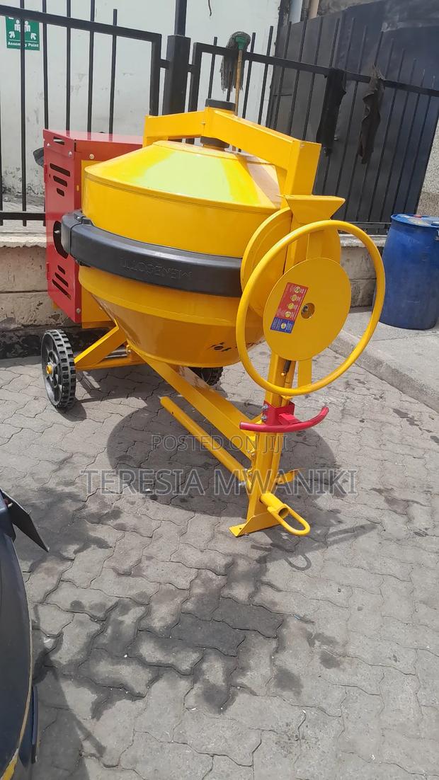 Portable  Concrete  Mixer (Menegotti) 400ltrs