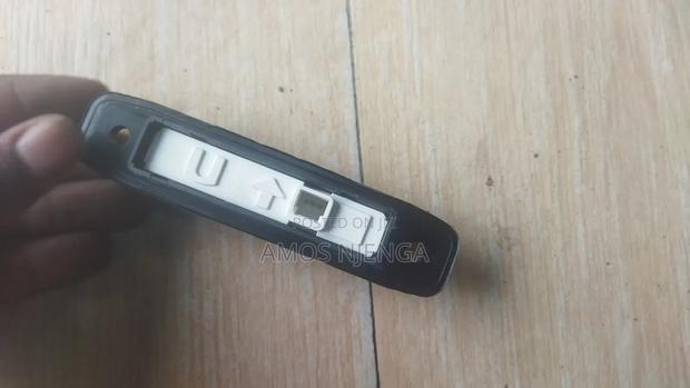 Land Cruiser 200 Series Back Door Trunk Lift - thumbnail 3