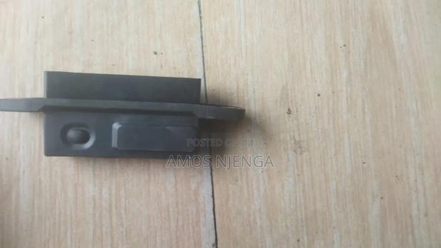 Land Cruiser 200 Series Back Door Trunk Lift - thumbnail 5