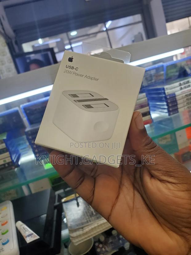 Apple 20watts Type C Power Adapter - thumbnail 2