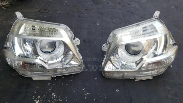 Sienta 2012 Xenon Headlights