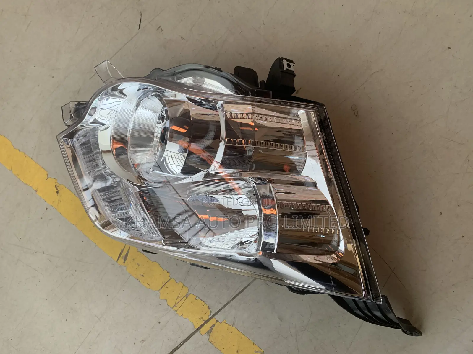 Noah 2012 Projector Head Lamp