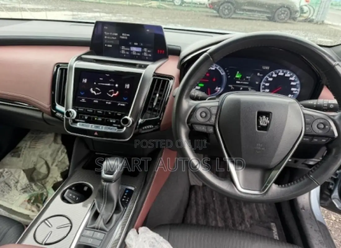 Toyota Crown 2018