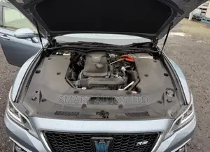Toyota Crown 2018