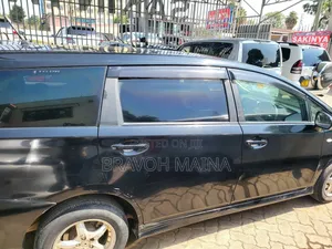 Toyota Wish 2011