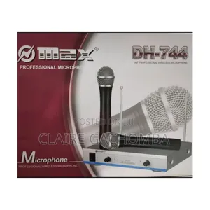 Max 744 VHF Professional Wireless Microphone Set