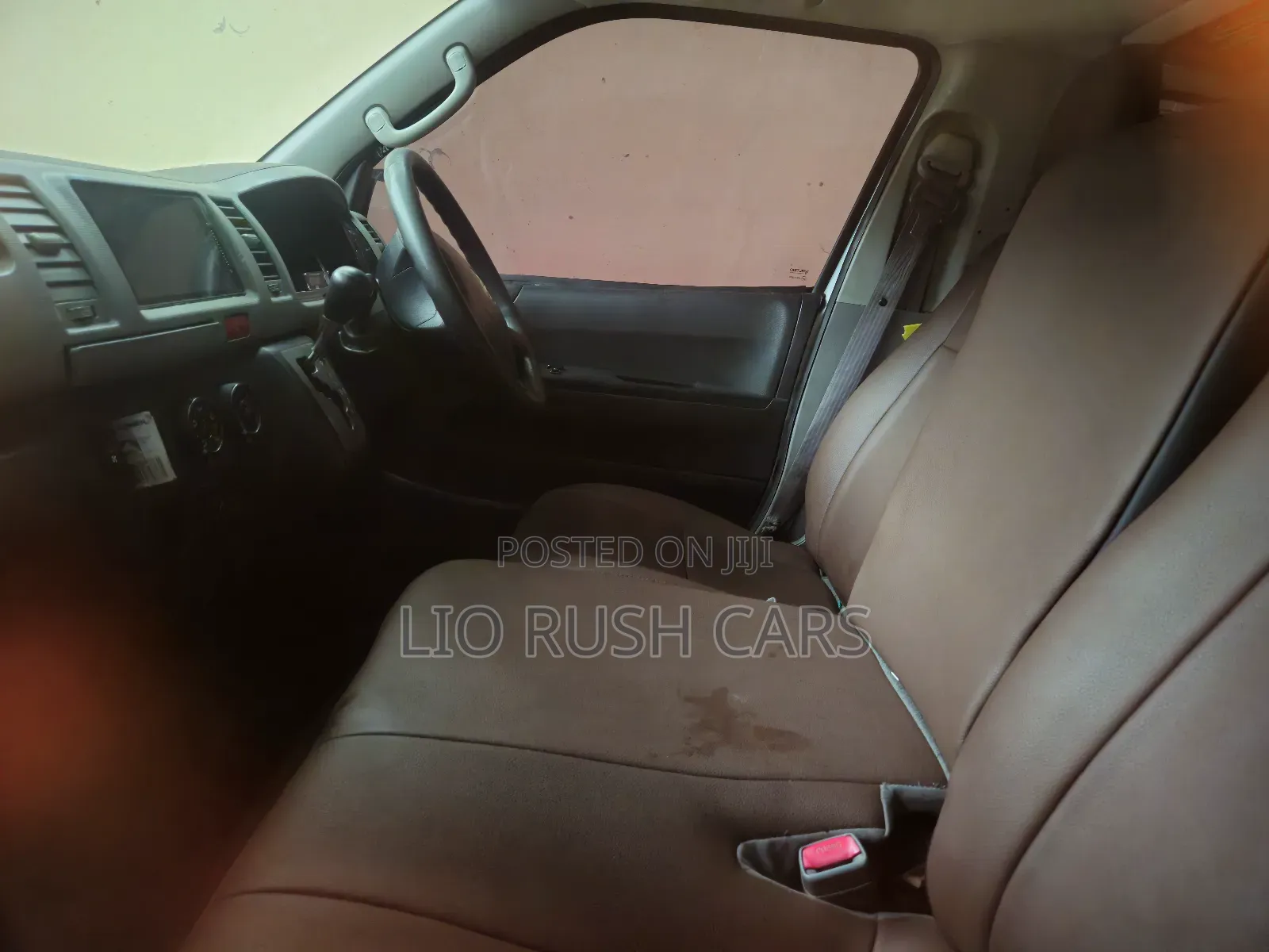 Toyota HiAce 2011 Silver