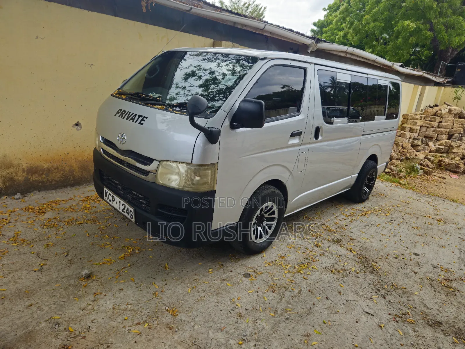 Toyota HiAce 2011 Silver