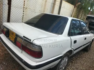 Toyota Corolla 1998 White