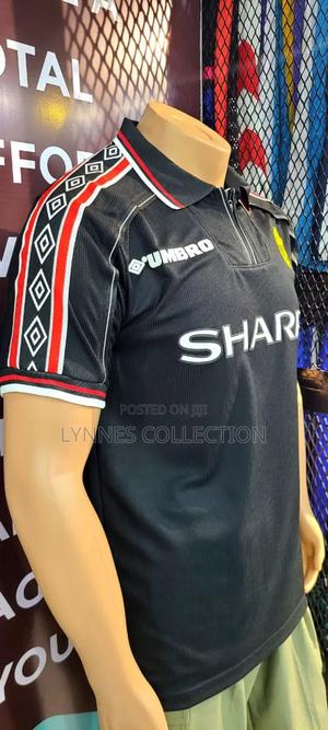 Manchester United Retro Kits - main view