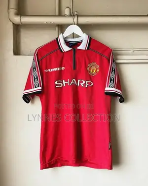 Manchester United Retro Kits