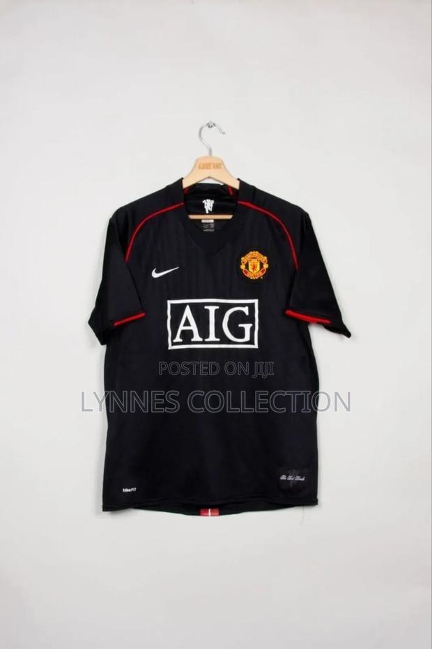 Manchester United Retro Kits - thumbnail 4
