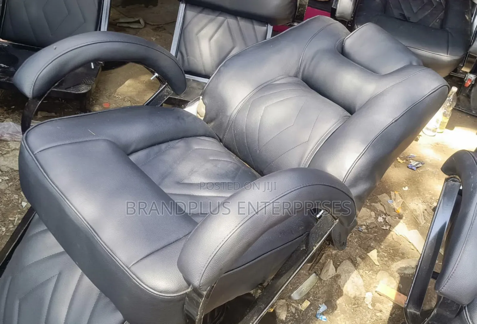 Executive Barber Shop/Kinyozi Seat