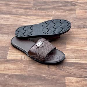 Veneta Slides - thumbnail 2