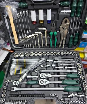 142pcs Auto Repair Toolkit/Combination Hand Tools Toolbox - main view