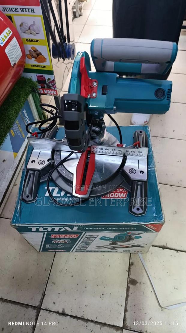 Total Mitre Saw Machine 1400watts