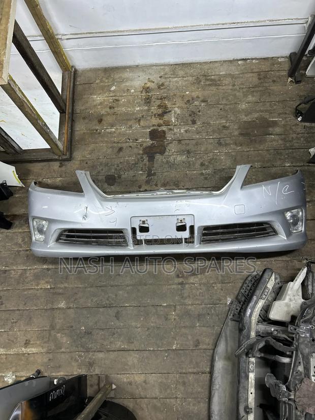 Toyota Crown Royal Saloon2012 Bumper
