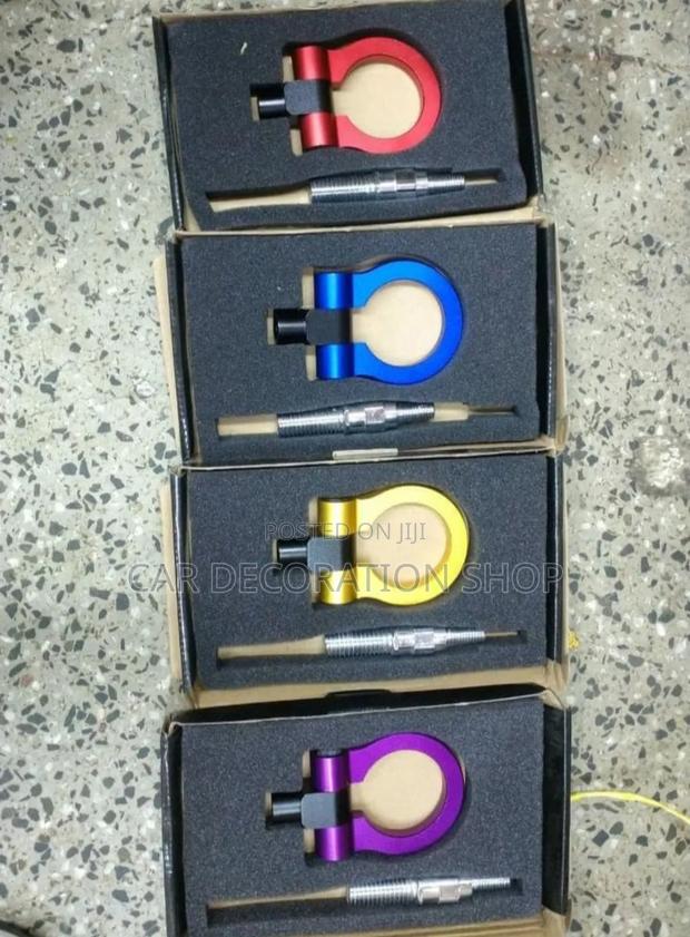 Tow Round Metallic Hook - main view