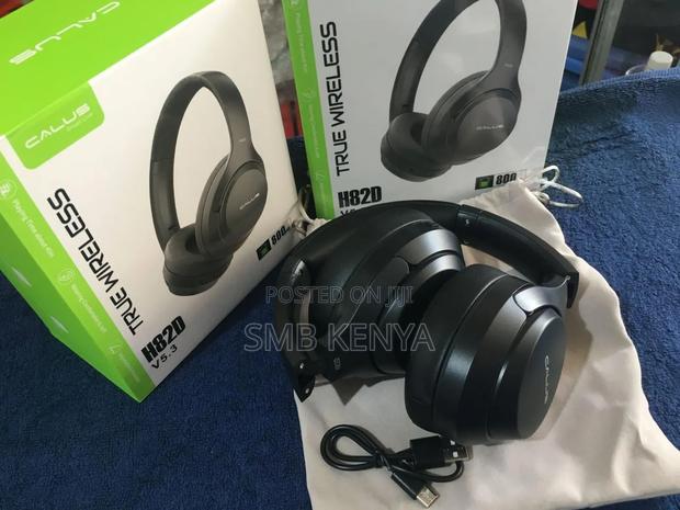 Headset With Microphone - main view