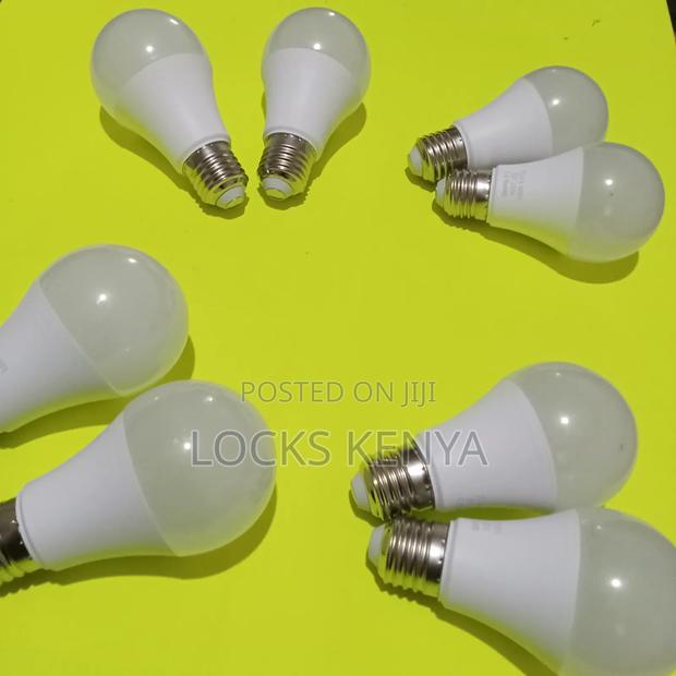 Colour Changing Smart Bulbs - main view