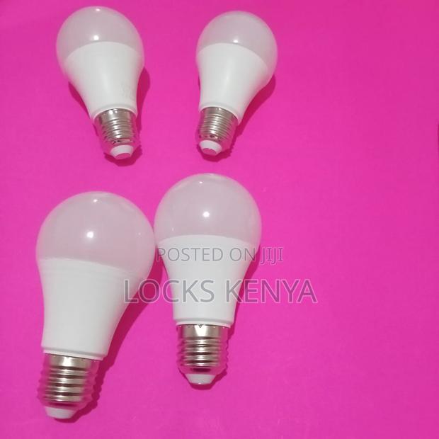 Voice Control Smart Wifi Bulbs - main view